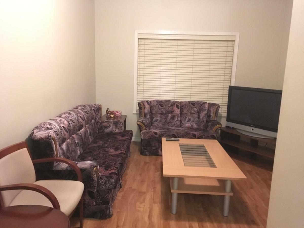 Decent Location Home 素里 外观 照片